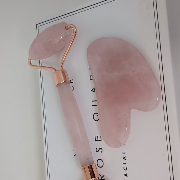 Rose quartz jade roller and gua sha set - Picture 4 of 4